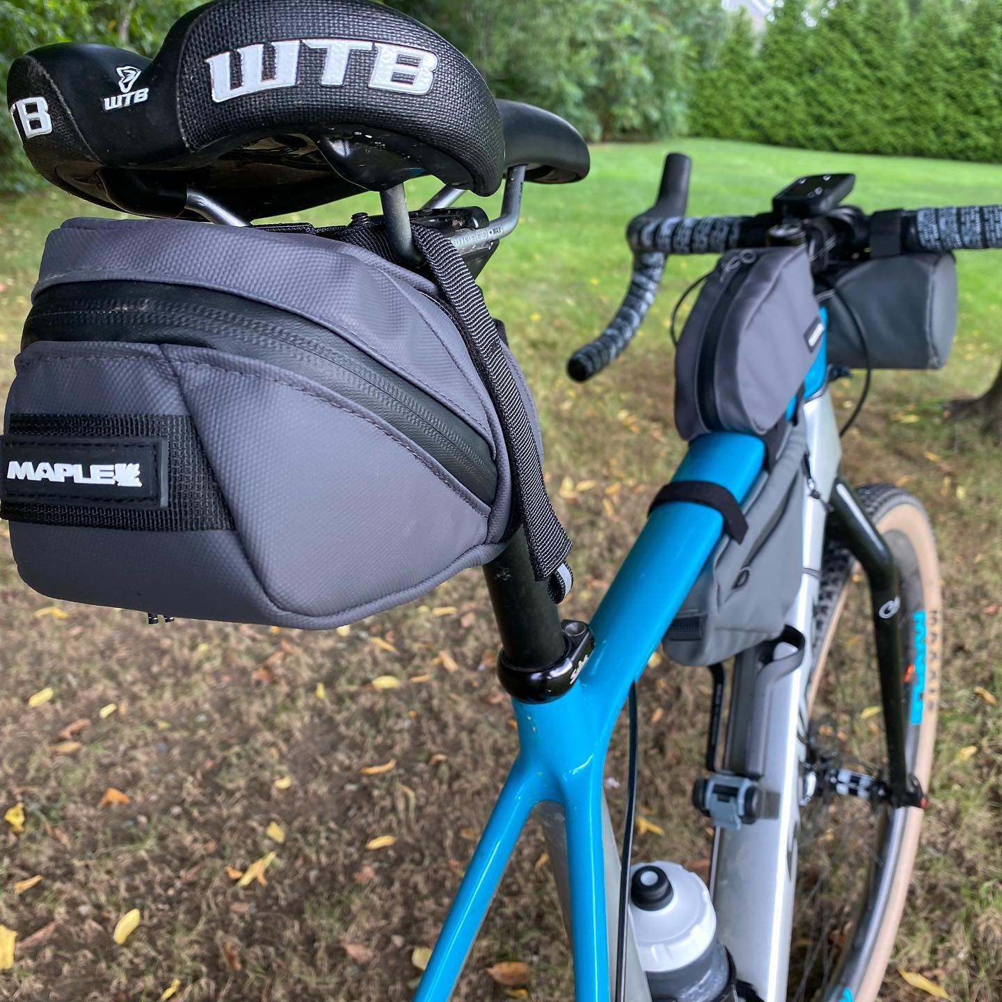 Saddle bag gravel store bike